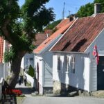 Highlights of the Region -City/Skudenes/Avaldsnes Guided Bustour - Exploring Gamle Skudeneshavn’s Historic Charm