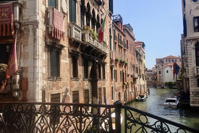 Historical Jewish Ghetto & Magnificent Cannaregio Private Tour - Crossing the Gates into the Ancient Ghetto