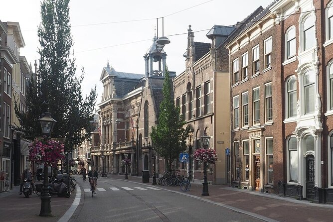Historical Leiden: Private Tour with Local Guide - Starting Point at Leiden Centraal Station