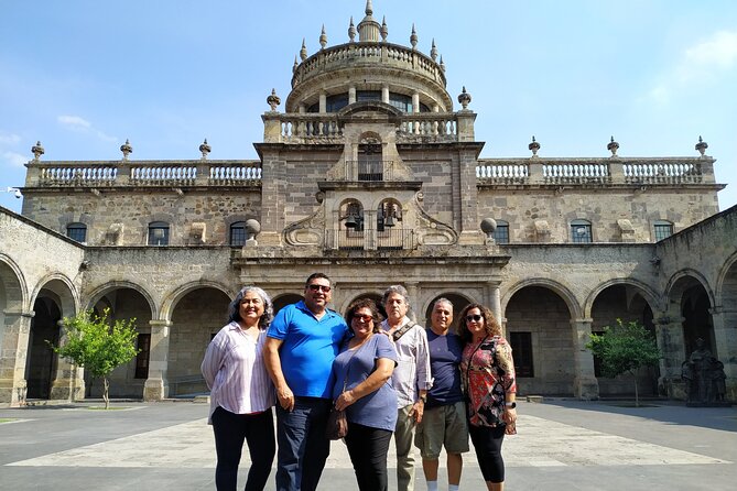 History and Murals: Walking Tour Guadalajara - Visiting Parroquia El Sagrario Metropolitano, a Golden Quarry Treasure