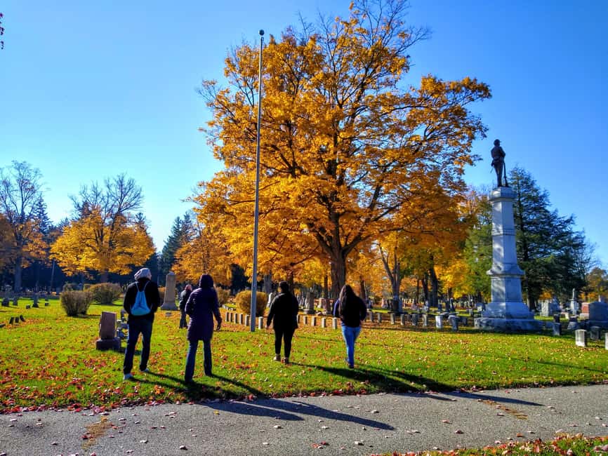 Holland: Pilgrim Home Cemetery Walking History Tour - Meeting Point and Practical Details