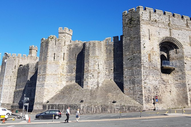 HOLYHEAD SHORE EXCURSION: North Wales Adventure - Sightseeing Day Trip Tour - Conquer Conwy’s Historic Town Walls