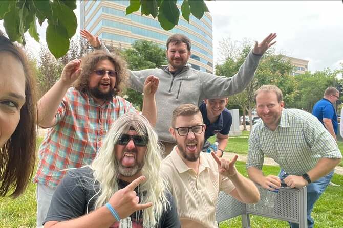 Honolulu Self Guided Bar Crawl and Sightseeing - Photo Challenges and Fun Activities for All Participants