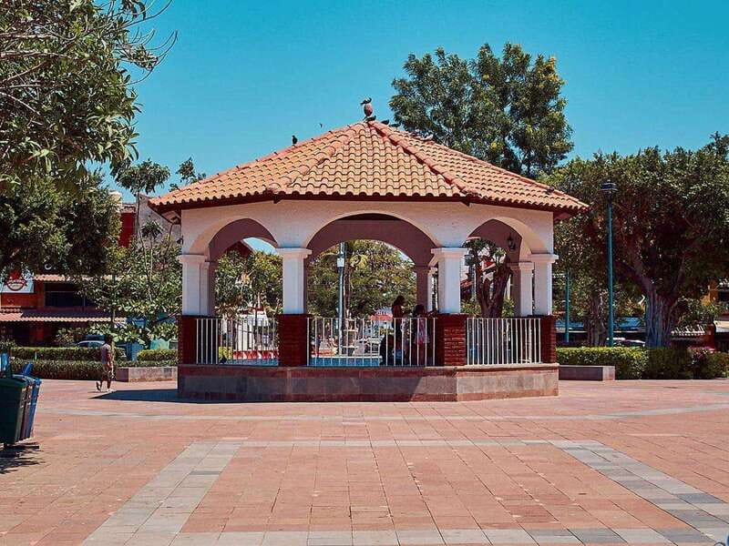 Huatulco: City Sightseeing & Shopping Tour - Visiting La Bocana: Coastal Contemplation