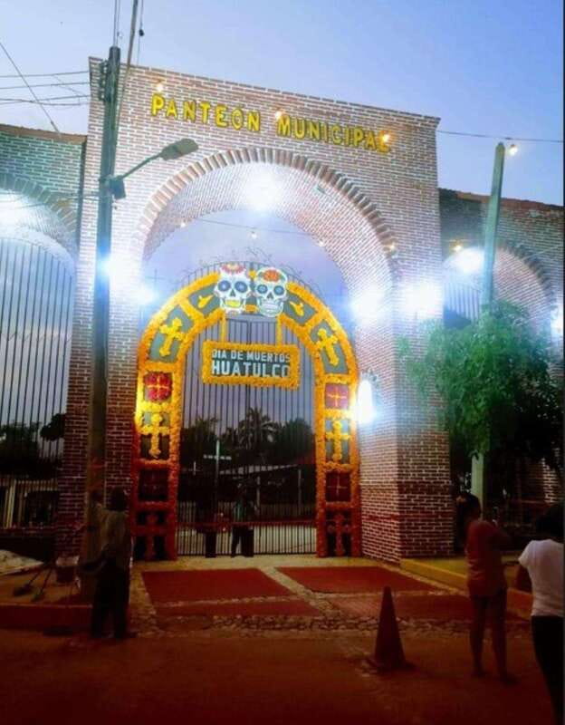Huatulco: Private Day of the Dead Experience - Visiting the Main Pantheon: Center of the Celebration