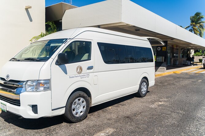 Huatulco: Private Transfer Airport - Hotels - Meeting at Bahias De Huatulco International Airport