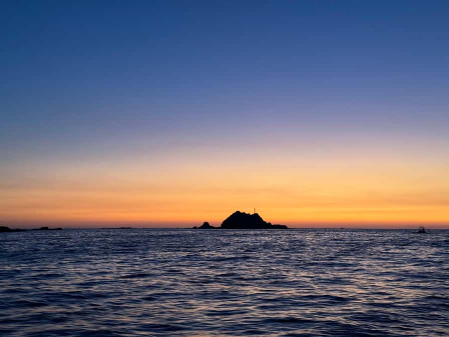 Huatulco: Sail at dawn and watch the marine life - Starting Point and Pickup Logistics in La Crucecita