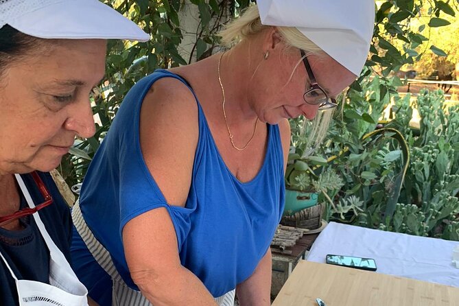 I segreti di una pasta perfetta con Dora - How Mama Dora Guides You Through Making Perfect Orecchiette