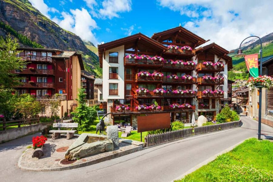 Interlaken: Private History Walk with a Local - Starting Point at Interlaken Train Station