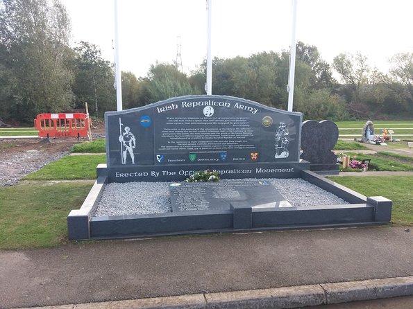 IRA Troubles Conflict Private Tour Museum Graves Murals and Political Analysis - Belfast’s Political Landscape Through a Private Tour