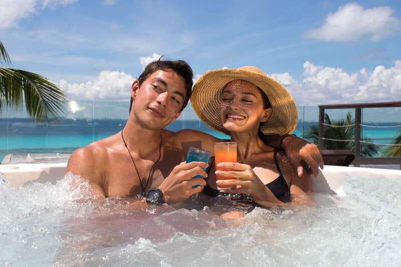 Isla Mujeres: Royal Garrafon VIP and Punta Sur admission - Starting Point: Meeting at Dolphin Discovery on Isla Mujeres