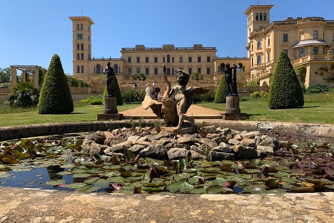 Isle of Wight Guided Day Tour from London - Relaxing at Shanklin Beach and Old Town