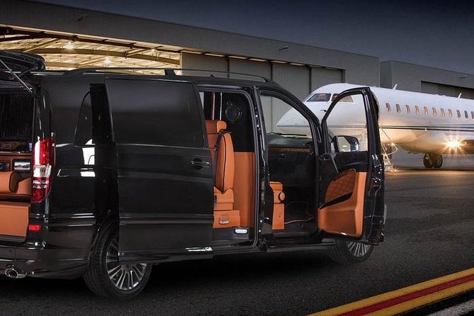 Istanbul Airport to City Centre Private Transfer or Vice Versa (1-10pax) - Meeting Point at Istanbul Airport for a Hassle-Free Start