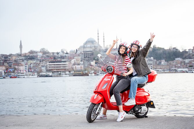 Istanbul Old Town Photoshooting - Starting Point at the German Fountain in Fatih
