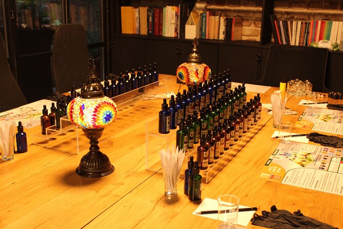 Istanbul Perfume Workshop with a Professional - Designing Your Signature Scent with Expert Guidance