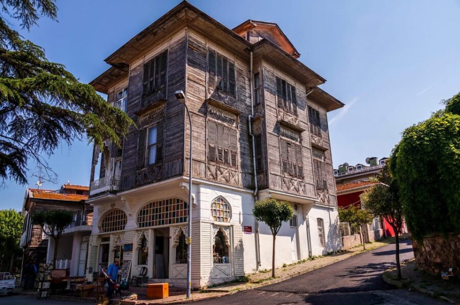 Istanbul Princes island Tour visiting 2 island - How the Tour Starts with Hotel Pickup and Boat Ride