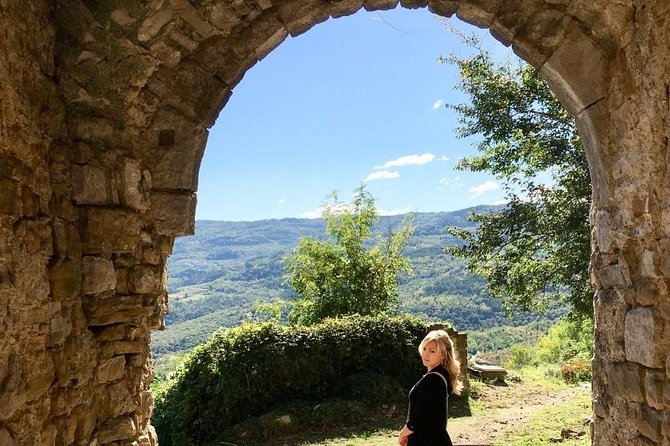 Istrian hill top cities tour with truffle and olive oil tasting - Exploring the Pazin Abyss