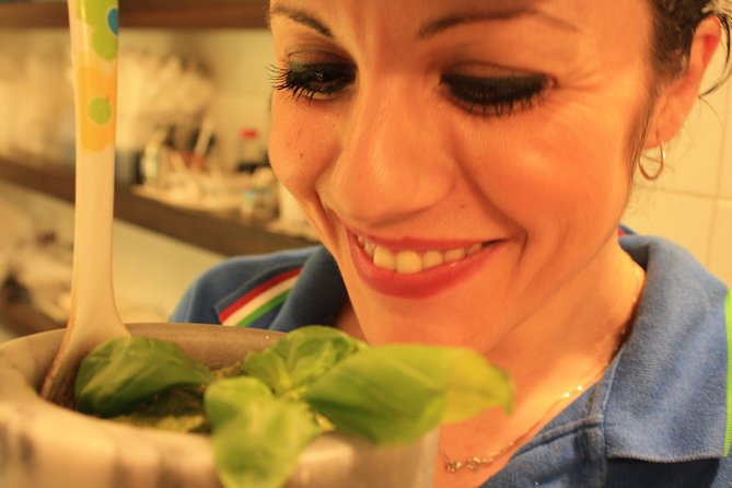 Itinerant dinner in the old town - Starting Point and Duration of the Genoa Old Town Dinner Tour