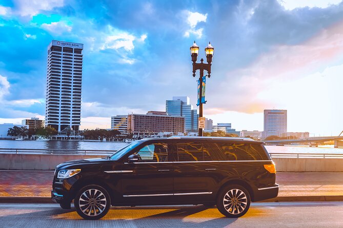 Jacksonville Airport Private Lux Car Transfer to Downtown Hotels - Jacksonville Airport: The Starting Point for a Luxe Ride