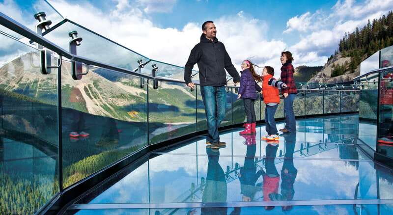 Jasper: Columbia Icefield Skywalk - Starting Point: Columbia Icefield Discovery Center in Jasper