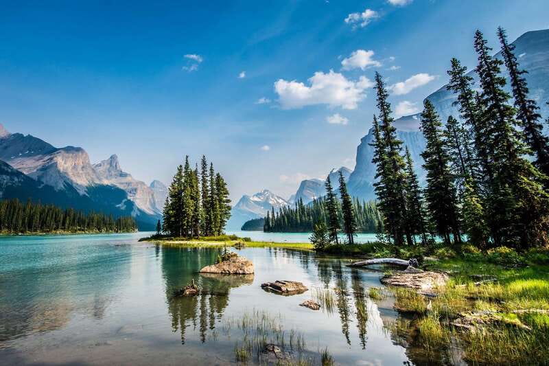 Jasper: Maligne Valley Wildlife & Spirit Island Cruise - Starting in Jasper: Convenient Hotel Pick-up