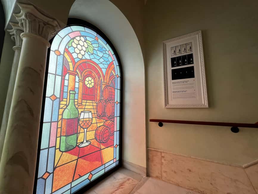 Jerez de la Frontera: Sherry Gallery and San Dionisio Palace - Discover the Largest Collection of Historic Labels and Bottles