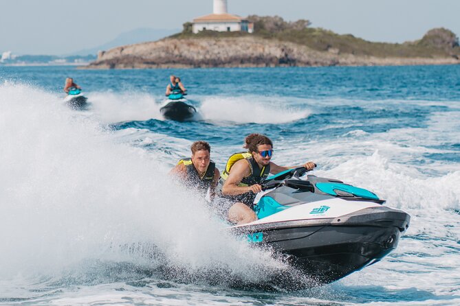 Jet Ski Tour around Alcanda Island - The Quality of Equipment and Safety Measures