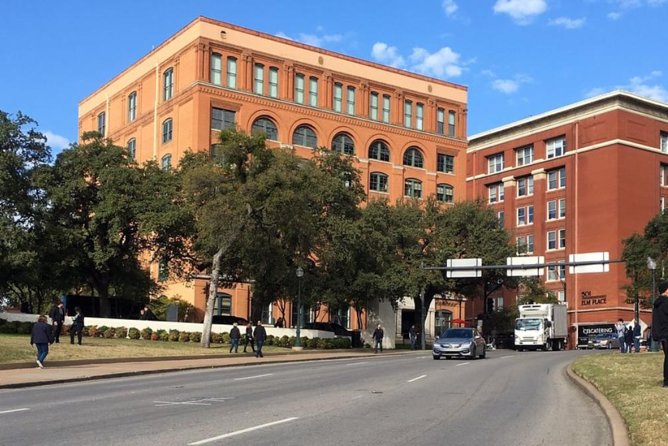 JFK Assassination and Museum Tour with Lee Harvey Oswald Rooming House - Exploring the Grassy Knoll and Its Conspiracy Aura