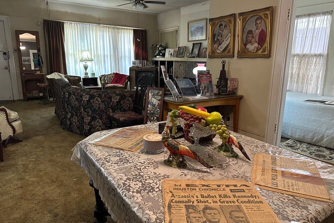 JFK Assassination Tour with Lee Harvey Oswald Rooming House - Investigate the Controversial Grassy Knoll