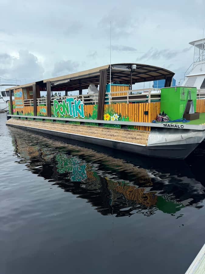 Jupiter: 3- hour Boat Cruise on Jupiter Inlet with Drinks! - Departure and Meeting Point at Harbourside in Jupiter