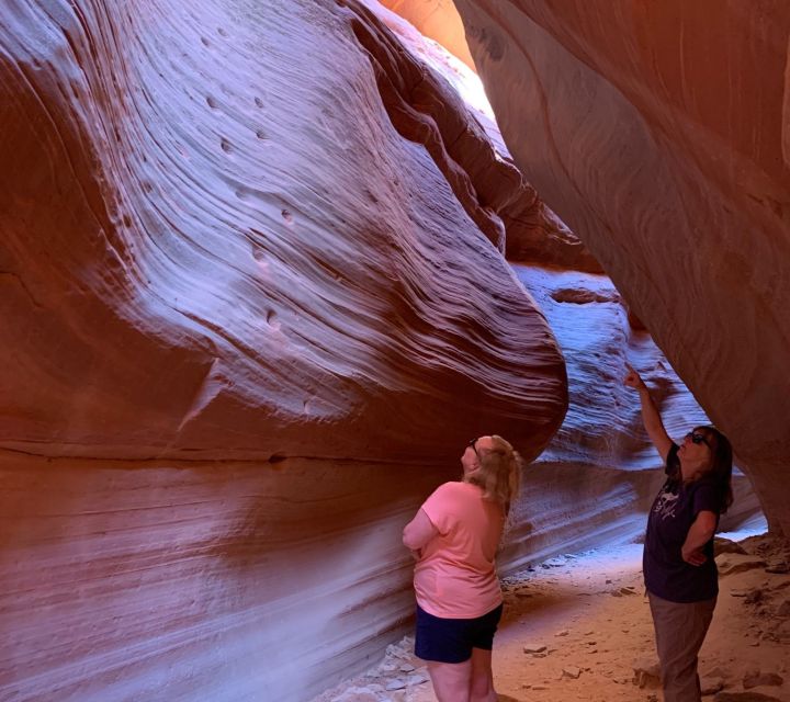 Kanab: Red Canyon Off-Road Jeep and Hiking Tour - Red Canyon and Peek-a-Boo Slot Canyon Highlights