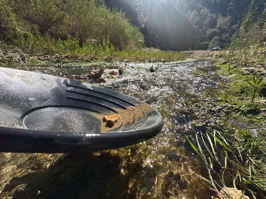 Kern County: Gold Panning Experience - How Gold Panning Works in Caliente Creek