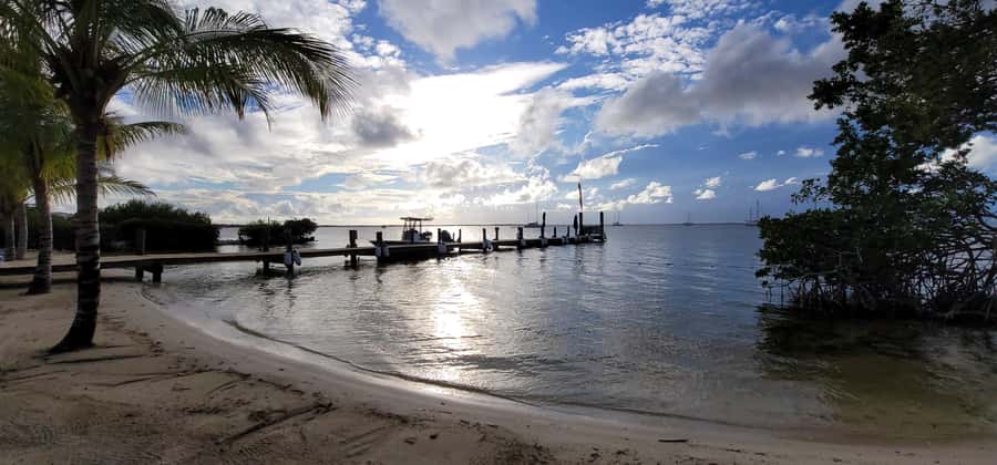 Key Largo: Sunset Tour  Drive Your Mini Pontoon + Beach - Convenient Meeting Point and Easy Access