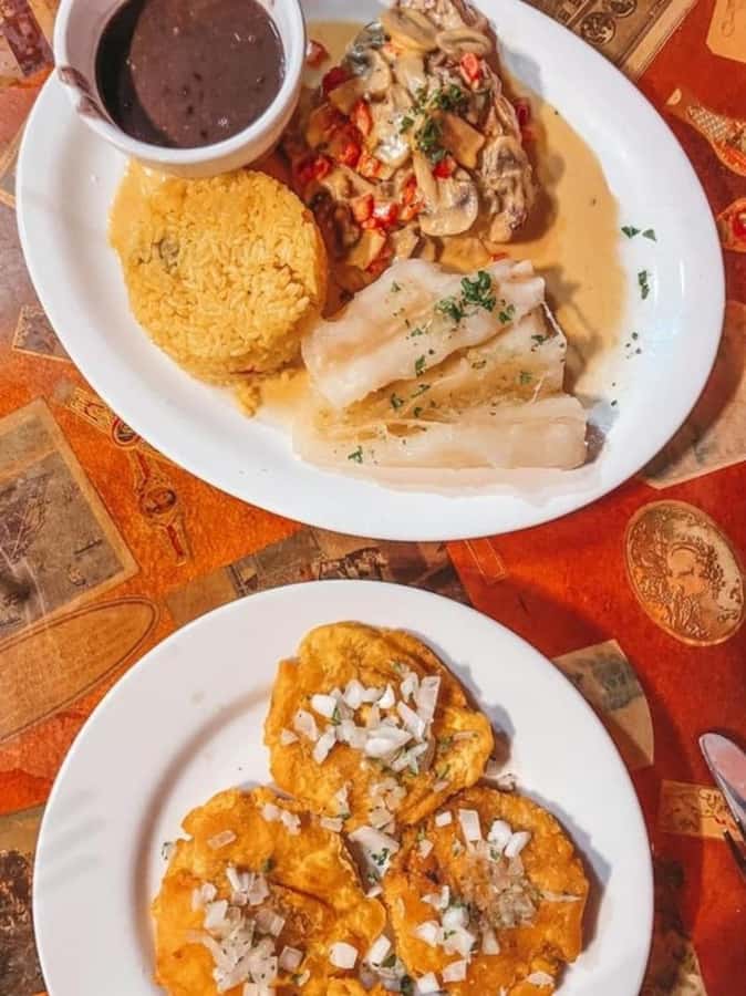 Key West : Best Street Food Tour With A Local Guide - Visiting the Iconic El Siboney Restaurant in Key West