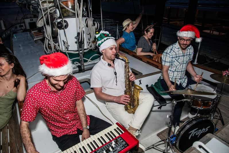Key West: Live Christmas Holiday Music Cruise with Hot Cocoa - A Brightly Decorated Schooner America 2.0 for the Holiday Season