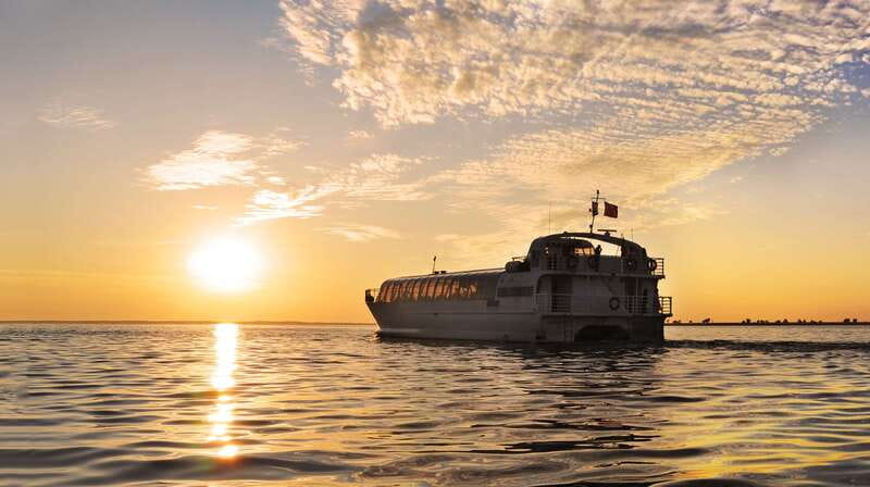 Kingston: Sunset Dinner Cruise - Scenic Cruising Through Kingston’s Admiralty Islands