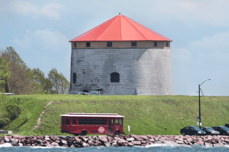 Kingston: Trolley City Tour - The Nostalgic Experience of Riding a Bright Red Trolley