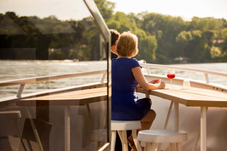 Knoxville: Sunset Sightseeing Cruise on Tennessee River - The Luxury Yacht Experience in Knoxville’s Waterfront