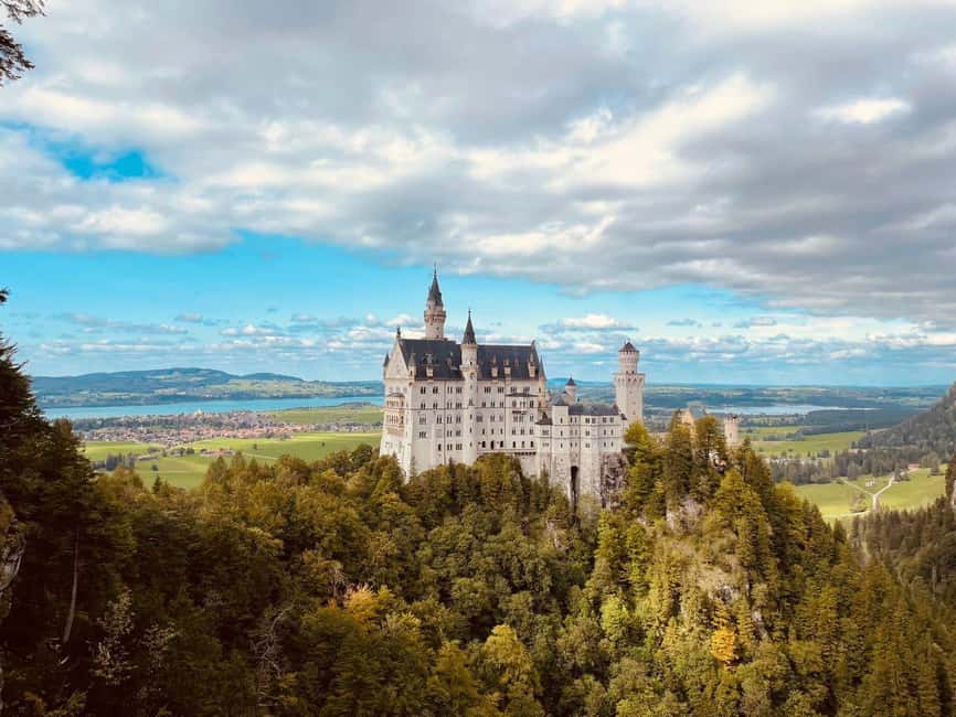 Kombi Ticket Neuschwanstein and Hohenschwangau Castle - Practical Details: Meeting Point and Group Size