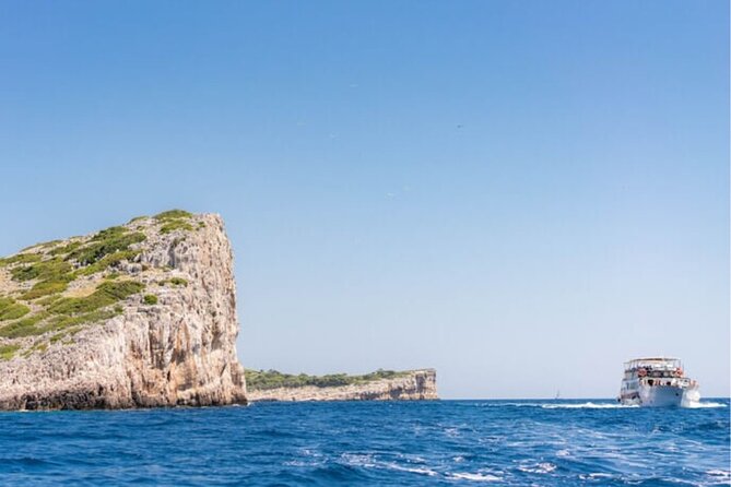 Kornati to island Mana and Kukljica and Beach Lojena Tour by boat - Discovering Lojena Beach on the Kornati Islands