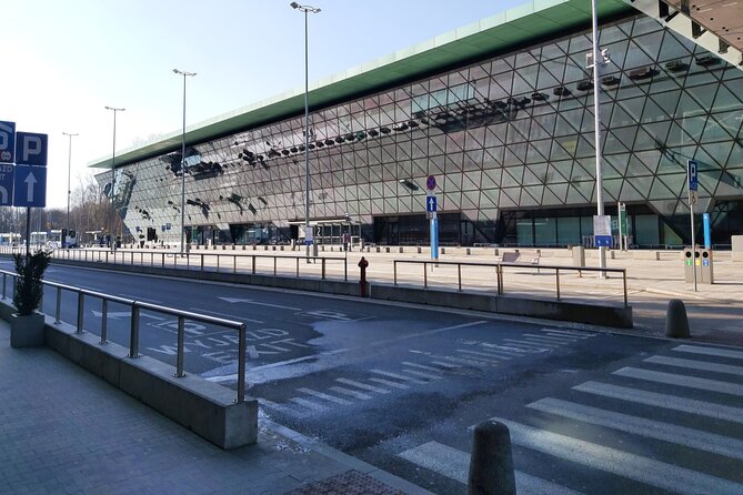 Krakow Balice Airport Transfer: Private Round Trip - How the Service Ensures a Smooth Arrival at Krakow Balice Airport