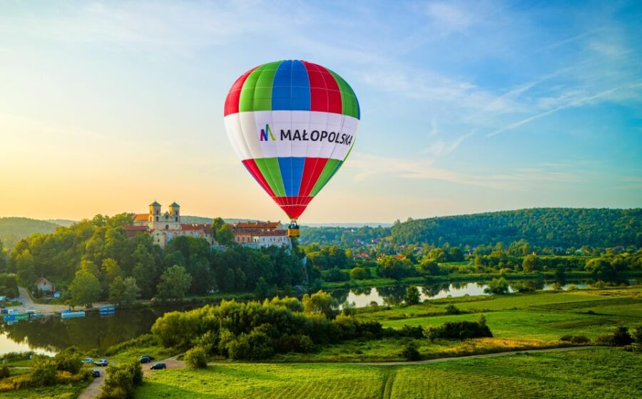 Kraków: Hot Air Balloon Flight with Champagne - Celebrate with Champagne in an Elegant, Quiet Setting