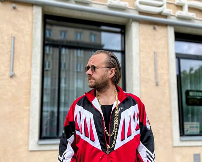 Krakow: Private Old Town Comedy Walk with a Crazy Guide - From the Hotel Polski to Florian Gate