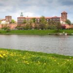 Krakow: Wawel Castle & Cathedral and Wieliczka Salt Mine Guided Tour with Lunch - Visiting Wawel Castle and Cathedral: Poland’s Royal Heart