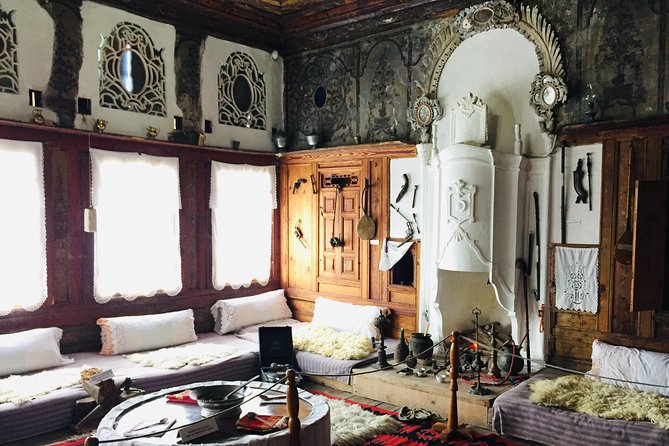 Kruja & Mount Sarisalltik including traditional lunch - Shopping at Pazari i Vjeter: Tradition and Handcrafts