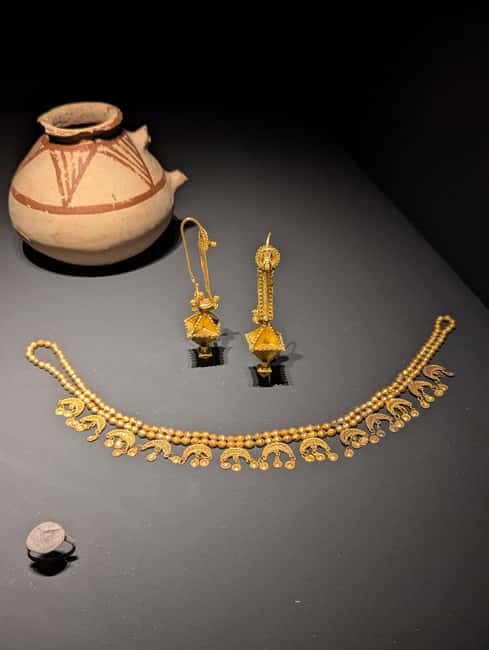 Kutaisi: Vani Museum and Khani Gorge Hiking Day Trip - The Scenic Drive to Khani Village and Starting the Gorge Hike