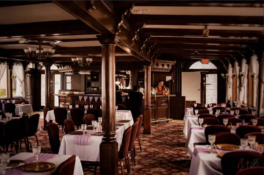 Lake Conroe: Sunset Dinner Cruise with Live Music - Classic Paddlewheel Boat with Vintage Charm