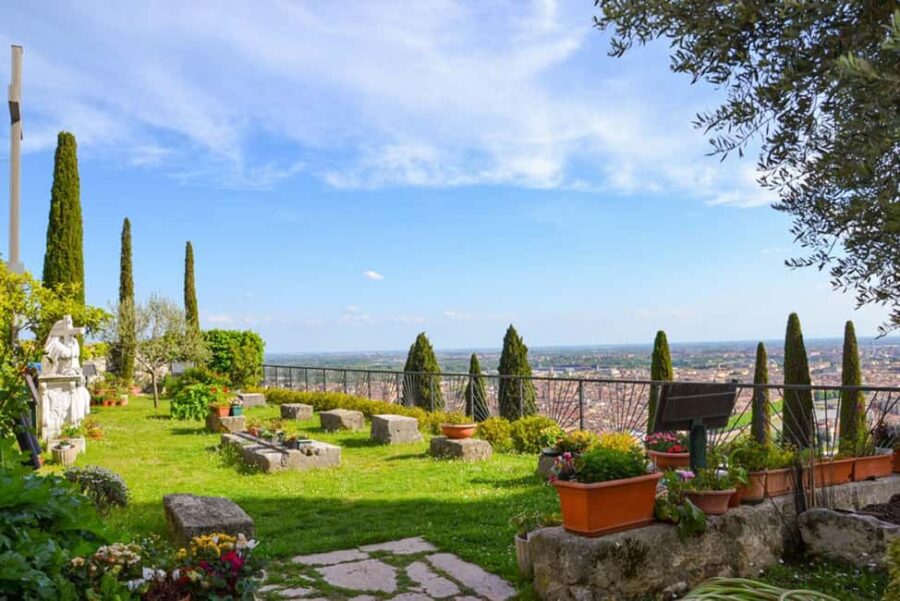 Lake Garda & Verona: Sirmione private cruise, viewpoint stop - Starting Point at Milan’s Central Station