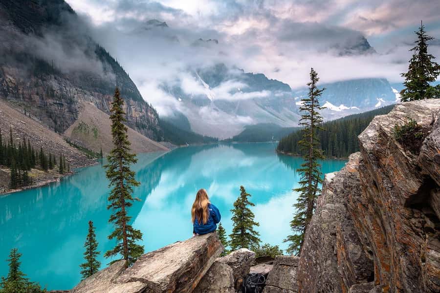 Lake Louise & Moraine Lake Small Group Half Day Tour Banff - Discovering Lake Louise’s Iconic Beauty