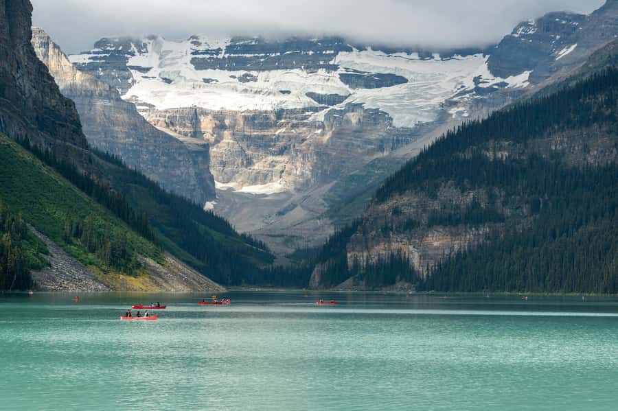 Lakes Moraine, Louise, Emerald, Johnston Canyon & Yoho Tour - Highlights of Lake Louise and Scenic Lakeshore Walks